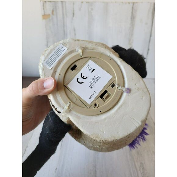 Mohawk punk rock skull skeleton Halloween prop light up talking lawn decor - Picture 10 of 10